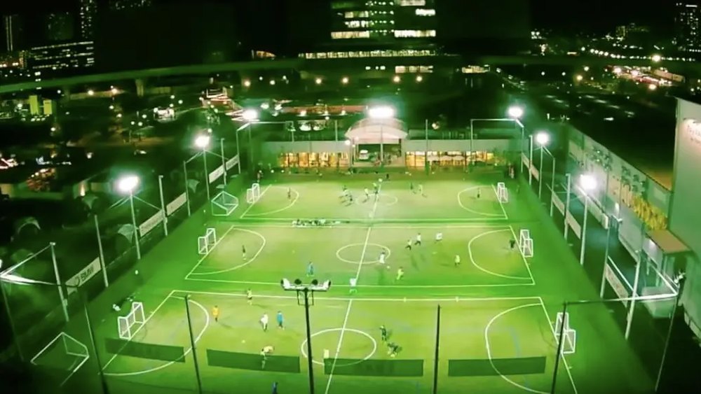 MIFA Football Park 豊洲の屋上フットサルコート（ナイター）